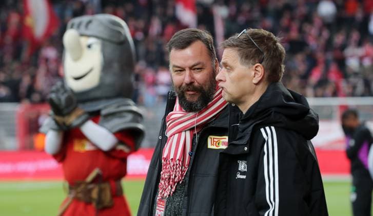 Mascot Ritter Keule, press spokesman Christian Arbeit, sports director manager Oliver Ruhnert Sport Fußball Fußball Bundesliga Herren DFL 30 Spieltag Saison 2023 2024 20 04 2024 1 FC Union Berlin FCU vs FC Bayern München FCB DFL regulations prohibit any use of photographs as image sequences and or quasi video