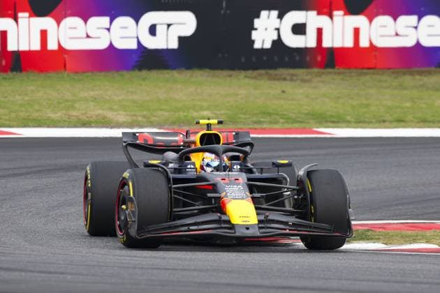11 PEREZ Sergio (mex), Red Bull Racing RB20, action during the Formula 1 Lenovo Chinese Grand Prix 2024, 5th round of the 2024 Formula One World Championship, WM, Weltmeisterschaft from April 19 to 21, 2024 on the Shanghai International Circuit, in Shanghai, China - F1 - CHINESE GRAND PRIX 2024 DPPI Panoramic  240421_R05_CHINA_DP_XB3_4912