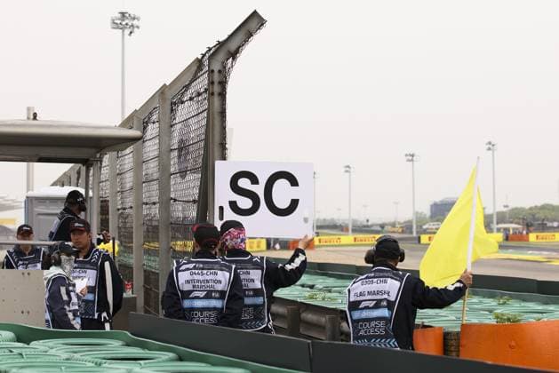 Marshals Safety Car during the Formula 1 Lenovo Chinese Grand Prix 2024, 5th round of the 2024 Formula One World Championship, WM, Weltmeisterschaft from April 19 to 21, 2024 on the Shanghai International Circuit, in Shanghai, China - F1 - CHINESE GRAND PRIX 2024 DPPI Panoramic  XB5_4539
