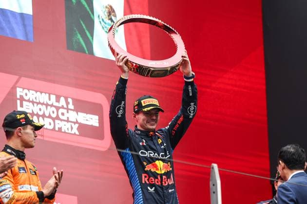 VERSTAPPEN Max (ned), Red Bull Racing RB20, portrait podium trophy during the Formula 1 Lenovo Chinese Grand Prix 2024, 5th round of the 2024 Formula One World Championship, WM, Weltmeisterschaft from April 19 to 21, 2024 on the Shanghai International Circuit, in Shanghai, China - F1 - CHINESE GRAND PRIX 2024 DPPI Panoramic  240421_R05_CHINA_DP_XB3_5445