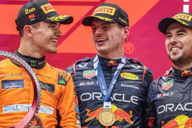 NORRIS Lando (gbr), McLaren F1 Team MCL38, portrait, VERSTAPPEN Max (ned), Red Bull Racing RB20, portrait, PEREZ Sergio (mex), Red Bull Racing RB20, portraitN podium during the Formula 1 Lenovo Chinese Grand Prix 2024, 5th round of the 2024 Formula One World Championship, WM, Weltmeisterschaft from April 19 to 21, 2024 on the Shanghai International Circuit, in Shanghai, China - F1 - CHINESE GRAND PRIX 2024 DPPI Panoramic 13262