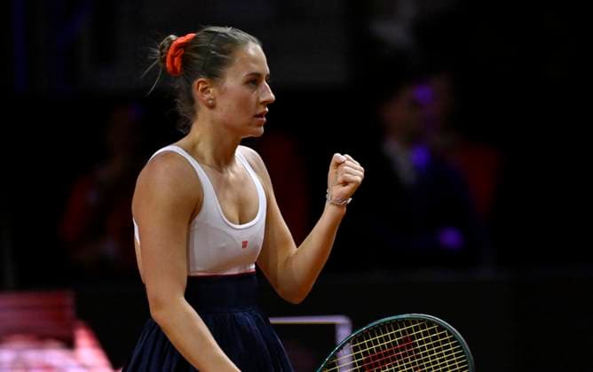 Marta Kostyuk UKR Cheering Joy Emotion Gesture Gesture Tennis Ladies Porsche Cup Porsche Tennis Grand Prix GP Stuttgart 2024 Porsche Arena 21 04 2024 DFL REGULATIONS PROHIBIT ANY USE OF PHOTOGRAPHS AS IMAGE SEQUENCES AND OR QUASI VIDEO Porsche Tennis Grand Prix GP Stuttgart 2024