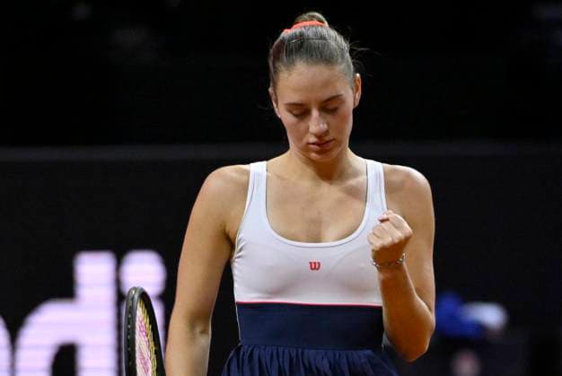 Marta Kostyuk UKR Cheering Joy Emotion Gesture Gesture Tennis Ladies Porsche Cup Porsche Tennis Grand Prix GP Stuttgart 2024 Porsche Arena 21 04 2024 DFL REGULATIONS PROHIBIT ANY USE OF PHOTOGRAPHS AS IMAGE SEQUENCES AND OR QUASI VIDEO Porsche Tennis Grand Prix GP Stuttgart 2024