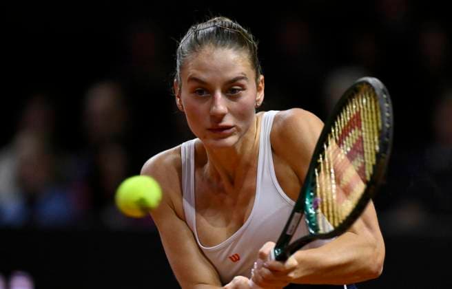 Marta Kostyuk UKR Action Tennis Ladies Porsche Cup Porsche Tennis Grand Prix GP Stuttgart 2024 Porsche Arena 21 04 2024 DFL REGULATIONS PROHIBIT ANY USE OF PHOTOGRAPHS AS IMAGE SEQUENCES AND OR QUASI VIDEO Porsche Tennis Grand Prix GP Stuttgart 2024
