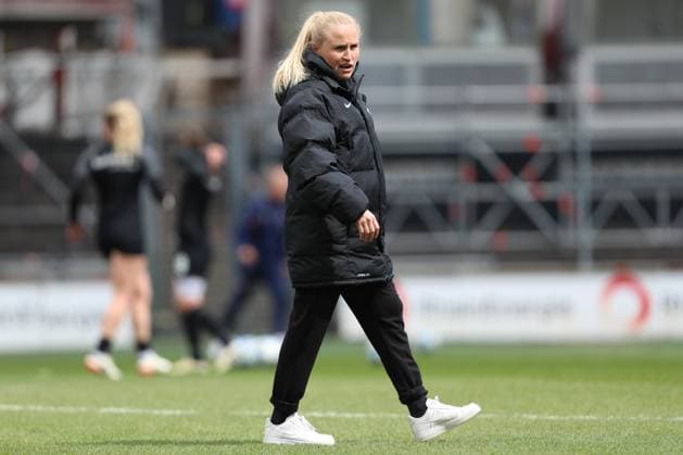 Coach Theresa Merk SC Freiburg looks on, Frauen Bundesliga, 1 FC Koeln SC Freiburg, Franz Kremer Stadion on April 21, 2024 in Cologne, Germany Photo by Oliver Kaelke DeFodi Images Coach Theresa Merk SC Freiburg looks on, Frauen Bundesliga, 1 FC Koeln SC Freiburg, Franz Kremer Stadion on April 21, 2024 in Cologne, Germany Photo by Oliver Kaelke DeFodi Images Defodi 678 2024 04 121 OK FCKSCF 0164 Defodi-678