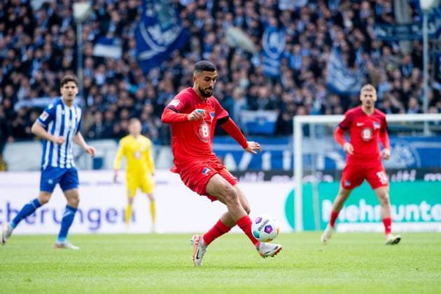 Aymane Barkok Hertha BSC Berlin, 18 on the ball, GER, Karlsruher SC KSC vs Hertha BSC Berlin BSC , Soccer 2 Bundesliga, Matchday 30, Season 2023 2024, 21 04 2024 DFB DFL regulations prohibit any use of photographs as image sequences and or quasi video GER, Karlsruher SC KSC vs Hertha BSC Berlin BSC , Soccer 2 Bundesliga, Matchday 30, Season 2023 2024, 21 04 2024 Karlsruhe Copyright: xEibner-Pressefoto Memmlerx EP_MMR