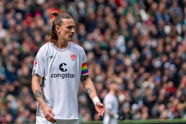 Jackson Irvine FC St Pauli, 07 GER, Hannover 96 vs FC St Pauli, Football, 2 Bundesliga, Matchday 30, Season 2023 2024, 21 04 2024 DFL REGULATIONS PROHIBIT ANY USE OF PHOTOGRAPHS AS IMAGE SEQUENCES AND OR QUASI VIDEO Hannover 96 vs FC St Pauli, Football, 2 Bundesliga, Matchday 30, Season 2023 2024, 21 04 2024 Hannover Copyright: xEibner-Pressefoto FabioxDeinertx EP_FDT