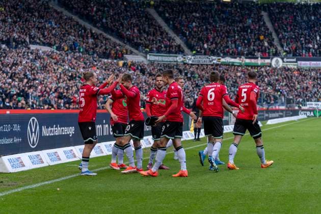 Celebration after the goal to 1 1 by Lars Gindorf Hannover 96, 25 GER, Hannover 96 vs FC St Pauli, Football, 2 Bundesliga, Matchday 30, Season 2023 2024, 21 04 2024 DFL REGULATIONS PROHIBIT ANY USE OF PHOTOGRAPHS AS IMAGE SEQUENCES AND OR QUASI VIDEO Hannover 96 vs FC St Pauli, Football, 2 Bundesliga, Matchday 30, Season 2023 2024, 21 04 2024 Hannover Copyright: xEibner-Pressefoto FabioxDeinertx EP_FDT
