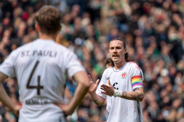 Jackson Irvine FC St Pauli, 07 GER, Hannover 96 vs FC St Pauli, Football, 2 Bundesliga, Matchday 30, Season 2023 2024, 21 04 2024 DFL REGULATIONS PROHIBIT ANY USE OF PHOTOGRAPHS AS IMAGE SEQUENCES AND OR QUASI VIDEO Hannover 96 vs FC St Pauli, Football, 2 Bundesliga, Matchday 30, Season 2023 2024, 21 04 2024 Hannover Copyright: xEibner-Pressefoto FabioxDeinertx EP_FDT