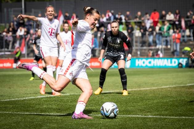 GOOGLE PIXEL Womens Bundesliga 1 FC Köln SC Freiburg, 21 04 2024 Carlotta Wamser 1 FC Köln, 30 GOOGLE PIXEL Womens Bundesliga 1 FC Köln SC Freiburg, 19 Matchday, on 21 04 2024 at Franz Kremer Stadium in Cologne DFL REGULATIONS PROHIBIT ANY USE OF PHOTOGRAPHS AS IMAGE SEQUENCES AND OR QUASI VIDEO Copyright: xBEAUTIFULxSPORTS LeahxKohringx