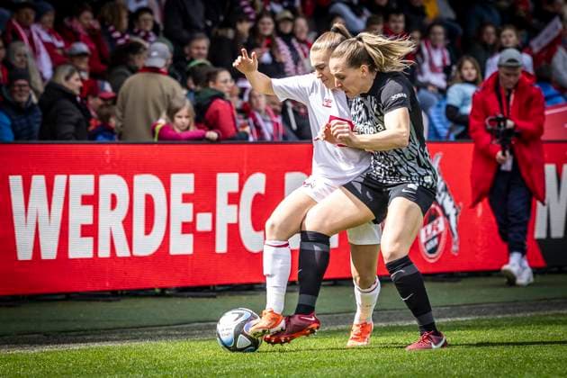 GOOGLE PIXEL Womens Bundesliga 1 FC Köln SC Freiburg, 21 04 2024 Alena Bienz 1 FC Köln, 11 and Lisa Karl SC Freiburg, 2 GOOGLE PIXEL Womens Bundesliga 1 FC Köln SC Freiburg, 19 Matchday, on 21 04 2024 at Franz Kremer Stadium in Cologne DFL REGULATIONS PROHIBIT ANY USE OF PHOTOGRAPHS AS IMAGE SEQUENCES AND OR QUASI VIDEO Copyright: xBEAUTIFULxSPORTS LeahxKohringx