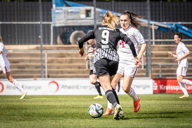GOOGLE PIXEL Womens Bundesliga 1 FC Köln SC Freiburg, 21 04 2024 Janina Minge SC Freiburg, 9 and Alena Bienz 1 FC Köln, 11 GOOGLE PIXEL Womens Bundesliga 1 FC Köln SC Freiburg, 19 Matchday, on 21 04 2024 at Franz Kremer Stadium in Cologne DFL REGULATIONS PROHIBIT ANY USE OF PHOTOGRAPHS AS IMAGE SEQUENCES AND OR QUASI VIDEO Copyright: xBEAUTIFULxSPORTS LeahxKohringx