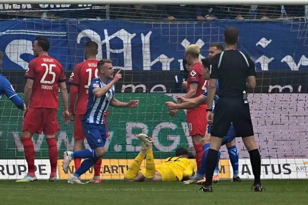 21 04 2024, xsltx, Fußball 2 Bundesliga, Karlsruher SC Hertha BSC Berlin emspor, v l Torjubel nach dem Tor zum celebrating the goal celebrate 1 0 durch Marco Thiede Karlsruher SC KSC DFL DFB REGULATIONS PROHIBIT ANY USE OF PHOTOGRAPHS as IMAGE SEQUENCES and or QUASI VIDEO Karlsruhe