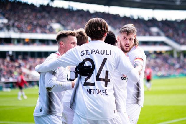 21 04 2024 Soccer, 2023 2024, 1 Bundesliga, Matchday 30, Hannover 96 FC St Pauli Cheering after the goal to 0 1 by Oladapo Afolayan Pauli , L R Johannes Eggestein Pauli , Connor Metcalfe Pauli , Marcel Hartel Pauli DFL REGULATIONS PROHIBIT ANY USE OF PHOTOGRAPHS AS IMAGE SEQUENCES AND OR QUASI VIDEO