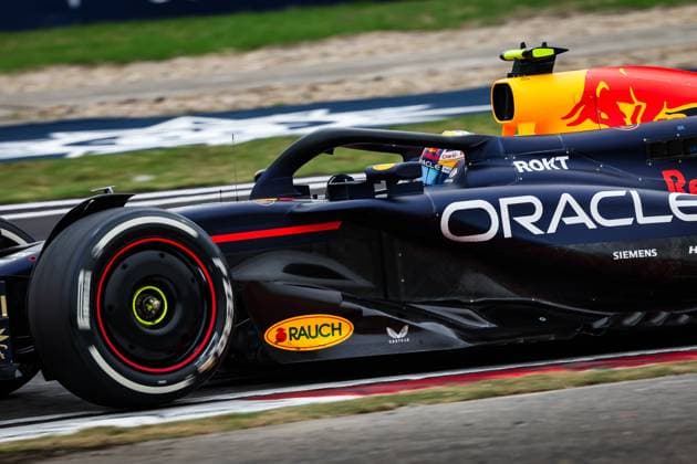 11 PEREZ Sergio (mex), Red Bull Racing RB20, action during the Formula 1 Lenovo Chinese Grand Prix 2024, 5th round of the 2024 Formula One World Championship, WM, Weltmeisterschaft from April 19 to 21, 2024 on the Shanghai International Circuit, in Shanghai, China - F1 - CHINESE GRAND PRIX 2024 DPPI Panoramic  240421_R05_CHINA_DP_FGOO1979