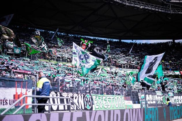 21 04 2024 Soccer, 2023 2024, 1 Bundesliga, Matchday 30, Hannover 96 FC St Pauli Fans Hannover during the anthem DFL REGULATIONS PROHIBIT ANY USE OF PHOTOGRAPHS AS IMAGE SEQUENCES AND OR QUASI VIDEO