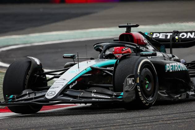 63 RUSSELL George (gbr), Mercedes AMG F1 Team W15, action during the Formula 1 Lenovo Chinese Grand Prix 2024, 5th round of the 2024 Formula One World Championship, WM, Weltmeisterschaft from April 19 to 21, 2024 on the Shanghai International Circuit, in Shanghai, China - F1 - CHINESE GRAND PRIX 2024 DPPI Panoramic  240421_R05_CHINA_DP_FGOO2866