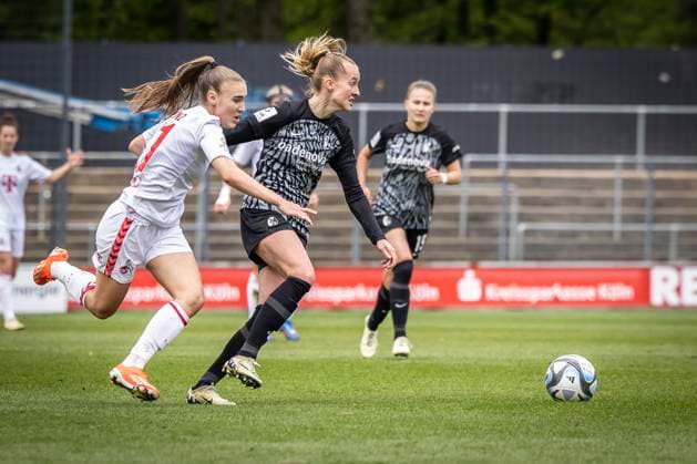 GOOGLE PIXEL Womens Bundesliga 1 FC Köln SC Freiburg, 21 04 2024 Alena Bienz 1 FC Köln, 11 and Janina Minge SC Freiburg, 9 GOOGLE PIXEL Womens Bundesliga 1 FC Köln SC Freiburg, 19 Matchday, on 21 04 2024 at Franz Kremer Stadium in Cologne DFL REGULATIONS PROHIBIT ANY USE OF PHOTOGRAPHS AS IMAGE SEQUENCES AND OR QUASI VIDEO Copyright: xBEAUTIFULxSPORTS LeahxKohringx