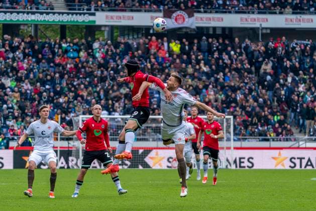 Nicolo Tresoldi Hannover 96, 09 , Phil Neumann Hannover 96, 05 GER, Hannover 96 vs FC St Pauli, Football, 2 Bundesliga, Matchday 30, Season 2023 2024, 21 04 2024 DFL REGULATIONS PROHIBIT ANY USE OF PHOTOGRAPHS AS IMAGE SEQUENCES AND OR QUASI VIDEO Hannover 96 vs FC St Pauli, Football, 2 Bundesliga, Matchday 30, Season 2023 2024, 21 04 2024 Hannover Copyright: xEibner-Pressefoto FabioxDeinertx EP_FDT