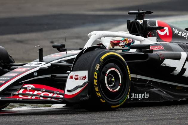 20 MAGNUSSEN Kevin (den), Haas F1 Team VF-24 Ferrari, action during the Formula 1 Lenovo Chinese Grand Prix 2024, 5th round of the 2024 Formula One World Championship, WM, Weltmeisterschaft from April 19 to 21, 2024 on the Shanghai International Circuit, in Shanghai, China - F1 - CHINESE GRAND PRIX 2024 DPPI Panoramic  240421_R05_CHINA_DP_FGOO2941