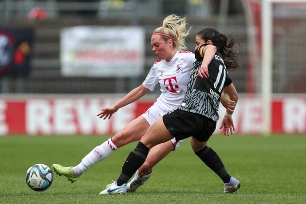 Janina Hechler 1 FC Koeln and Hasret Kayikci SC Freiburg in a duel, Frauen Bundesliga, 1 FC Koeln SC Freiburg, Franz Kremer Stadion on April 21, 2024 in Cologne, Germany Photo by Oliver Kaelke DeFodi Images Janina Hechler 1 FC Koeln and Hasret Kayikci SC Freiburg battle for the ball, Frauen Bundesliga, 1 FC Koeln SC Freiburg, Franz Kremer Stadion on April 21, 2024 in Cologne, Germany Photo by Oliver Kaelke DeFodi Images Defodi 678 2024 04 121 OK FCKSCF 0970 Defodi-678