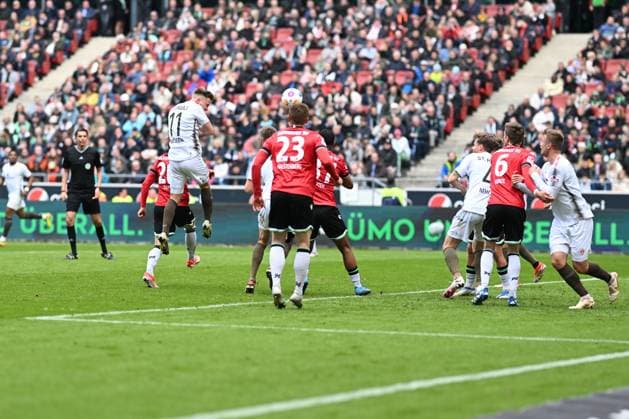 2 Bundesliga Hannover 06 FC St Pauli on 21 04 2024 at HDI Arena in Hannover Goal for 1 2 Goalscorer Johannes Eggestein FC St Pauli with the goal for 1 2 MT