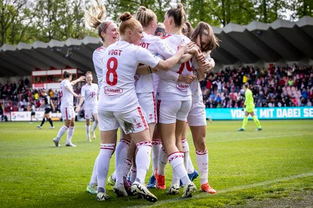 GOOGLE PIXEL Womens Bundesliga 1 FC Köln SC Freiburg, 21 04 2024 Goal celebration to 1 0 by Selina Cerci 1 FC Köln, 29 GOOGLE PIXEL Womens Bundesliga 1 FC Köln SC Freiburg, 19 Matchday, on 21 04 2024 at Franz Kremer Stadium in Cologne DFL REGULATIONS PROHIBIT ANY USE OF PHOTOGRAPHS AS IMAGE SEQUENCES AND OR QUASI VIDEO Copyright: xBEAUTIFULxSPORTS LeahxKohringx
