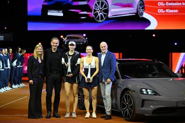 Oliver Blume Chairman of the Executive Board of Dr Ing h c F Porsche AG and Volkswagen AG , Elena Rybakina KAZ and Marta Kostyuk UKR xettx, Germany, Stuttgart, 21 04 2024, Tennis, Porsche Tennis Grand Prix, Day 9, 2024, Final, E Rybakina M Kostyuk, Porsche Arena Photo A2 Bildagentur Peter Hartenfelser