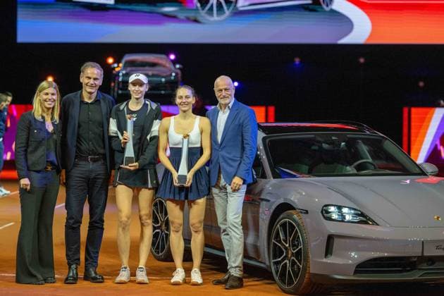 Sports Director Anke Huber, Oliver Blume Chairman of the Executive Board of Dr Ing h c F Porsche AG and Volkswagen AG and the winner Elena Rybakina KAZ , Marta Kostyuk UKR and Tournament Director Markus Guenthardt xettx, Germany, Stuttgart, 21 04 2024, Tennis, Porsche Tennis Grand Prix, Day 9, 2024, Final, E Rybakina M Kostyuk, Porsche Arena Photo A2 Bildagentur Peter Hartenfelser