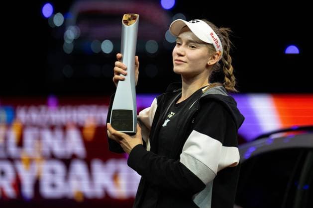 The winner of the Porsche Tennis Grand Prix 2024 Elena Rybakina KAZ xettx, Germany, Stuttgart, 21 04 2024, Tennis, Porsche Tennis Grand Prix, Day 9, 2024, Final, E Rybakina M Kostyuk, Porsche Arena Photo A2 Bildagentur Peter Hartenfelser