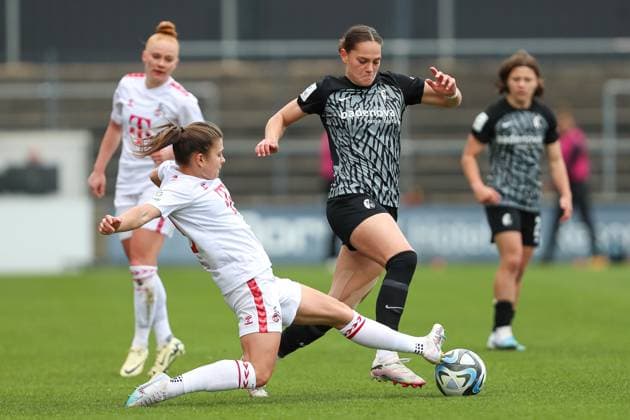 Martyna Wiankowska 1 FC Koeln and Giovanna Hoffmann SC Freiburg in a duel, Frauen Bundesliga, 1 FC Koeln SC Freiburg, Franz Kremer Stadion on April 21, 2024 in Cologne, Germany Photo by Oliver Kaelke DeFodi Images Martyna Wiankowska 1 FC Koeln and Giovanna Hoffmann SC Freiburg battle for the ball, Frauen Bundesliga, 1 FC Koeln SC Freiburg, Franz Kremer Stadion on April 21, 2024 in Cologne, Germany Photo by Oliver Kaelke DeFodi Images Defodi 678 2024 04 121 OK FCKSCF 1261 Defodi-678