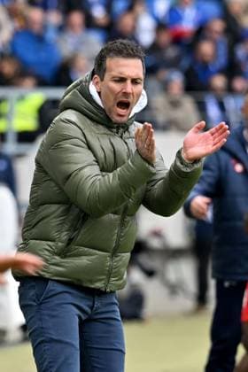 21 04 2024, xsltx, Soccer 2 Bundesliga, Karlsruher SC Hertha BSC Berlin emspor, v l Trainer Christian Eichner Karlsruher SC KSC DFL DFB REGULATIONS PROHIBIT ANY USE OF PHOTOGRAPHS as IMAGE SEQUENCES and or QUASI VIDEO Karlsruhe