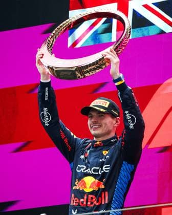 PEREZ Sergio (mex), Red Bull Racing RB20, portrait podium during the Formula 1 Lenovo Chinese Grand Prix 2024, 5th round of the 2024 Formula One World Championship, WM, Weltmeisterschaft from April 19 to 21, 2024 on the Shanghai International Circuit, in Shanghai, China - F1 - CHINESE GRAND PRIX 2024 DPPI Panoramic  240421_R05_CHINA_DP_FGOO3234-2