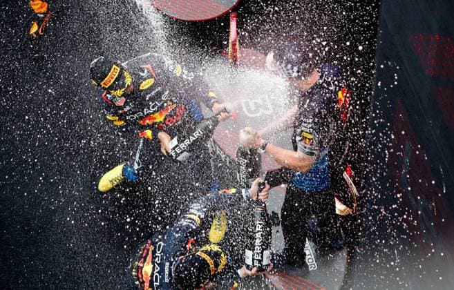 PEREZ Sergio (mex), Red Bull Racing RB20, portrait, MONAGHAN Paul, Chief Engineer & Car Engineering of Red Bull Racing, portrait, VERSTAPPEN Max (ned), Red Bull Racing RB20, portrait during the Formula 1 Lenovo Chinese Grand Prix 2024, 5th round of the 2024 Formula One World Championship, WM, Weltmeisterschaft from April 19 to 21, 2024 on the Shanghai International Circuit, in Shanghai, China - F1 - CHINESE GRAND PRIX 2024 DPPI Panoramic 240421_R05_CHINA_DP_JK14842