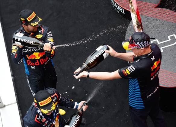 PEREZ Sergio (mex), Red Bull Racing RB20, portrait, MONAGHAN Paul, Chief Engineer & Car Engineering of Red Bull Racing, portrait, VERSTAPPEN Max (ned), Red Bull Racing RB20, portrait during the Formula 1 Lenovo Chinese Grand Prix 2024, 5th round of the 2024 Formula One World Championship, WM, Weltmeisterschaft from April 19 to 21, 2024 on the Shanghai International Circuit, in Shanghai, China - F1 - CHINESE GRAND PRIX 2024 DPPI Panoramic 240421_R05_CHINA_DP_JK14845