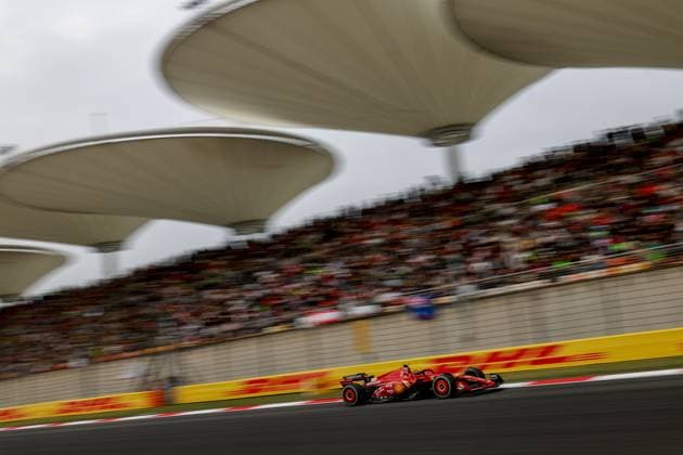 55 SAINZ Carlos (spa), Scuderia Ferrari SF-24, action during the Formula 1 Lenovo Chinese Grand Prix 2024, 5th round of the 2024 Formula One World Championship, WM, Weltmeisterschaft from April 19 to 21, 2024 on the Shanghai International Circuit, in Shanghai, China - F1 - CHINESE GRAND PRIX 2024 DPPI Panoramic  240421_R05_CHINA_DP_JK14903