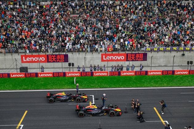 VERSTAPPEN Max (ned), Red Bull Racing RB20, portrait and PEREZ Sergio (mex), Red Bull Racing RB20, portrait during the Formula 1 Lenovo Chinese Grand Prix 2024, 5th round of the 2024 Formula One World Championship, WM, Weltmeisterschaft from April 19 to 21, 2024 on the Shanghai International Circuit, in Shanghai, China - F1 - CHINESE GRAND PRIX 2024 DPPI Panoramic 240421_R05_CHINA_DP_JK14914