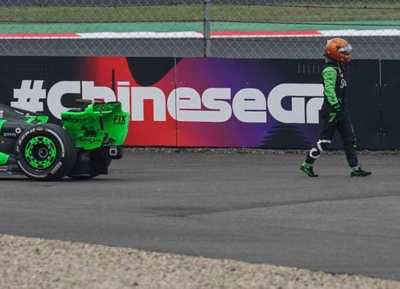 (240421) -- SHANGHAI, April 21, 2024 -- Kick Sauber s Finnish driver Valtteri Bottas leaves his car after the engine of his car broken during the Chinese Formula One Grand Prix race at the Shanghai International Circuit in Shanghai, China, on April 21, 2024. ) (SP)CHINA-SHANGHAI-F1-GRAND PRIX-RACE (CN) HexChangshan 