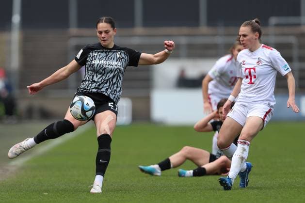 Giovanna Hoffmann SC Freiburg in action, on the ball, single action, Frauen Bundesliga, 1 FC Koeln SC Freiburg, Franz Kremer Stadion on April 21, 2024 in Cologne, Germany Photo by Oliver Kaelke DeFodi Images Giovanna Hoffmann SC Freiburg controls the ball, Frauen Bundesliga, 1 FC Koeln SC Freiburg, Franz Kremer Stadion on April 21, 2024 in Cologne, Germany Photo by Oliver Kaelke DeFodi Images Defodi 678 2024 04 121 OK FCKSCF 1295 Defodi-678