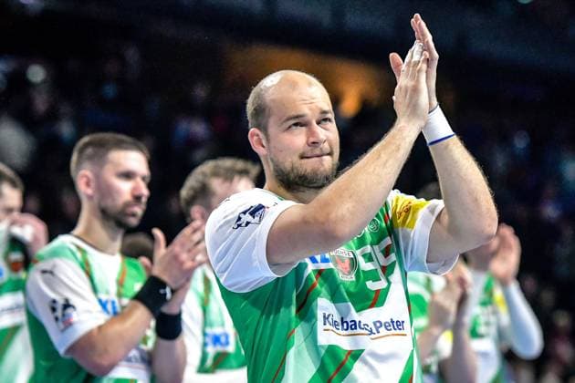 Handball Liqui Moly HBL, Füchse Berlin THW Kiel 21 04 2024, xdanx, Handball Liqui Moly HBL, Füchse Berlin THW Kiel v l Paul Drux Füchse Berlin 95 ,enttaeuscht, schaut enttaeuscht, niedergeschlagen, disappointed Berlin Max Schmeling Halle Berlin Deutschland DE Copyright: xDanielxLakomskix