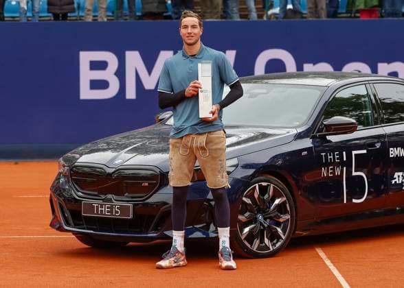 Winner Jan Lennard Struff GER with the trophy and winning car Tennis BMW Open 2024 ATP MTTC Iphitos Munich Germany April 21, 2024 Copyright: xJuergenxHasenkopfx
