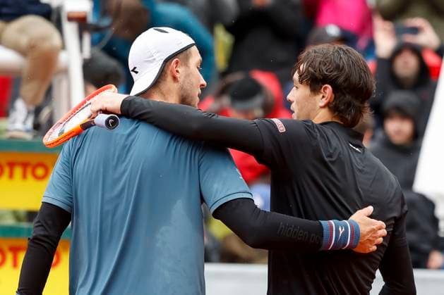 R L Taylor Fritz congratulates the winner Jan Lennard Struff GER with the trophy and winning car Tennis BMW Open 2024 ATP MTTC Iphitos Munich Germany April 21, 2024 Copyright: xJuergenxHasenkopfx