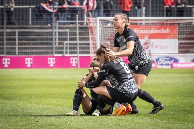 GOOGLE PIXEL Womens Bundesliga 1 FC Köln SC Freiburg, 21 04 2024 Frustration among the players of SC Freiburg GOOGLE PIXEL Womens Bundesliga 1 FC Köln SC Freiburg, Matchday 19, on 21 04 2024 at Franz Kremer Stadium in Cologne DFL REGULATIONS PROHIBIT ANY USE OF PHOTOGRAPHS AS IMAGE SEQUENCES AND OR QUASI VIDEO Copyright: xBEAUTIFULxSPORTS LeahxKohringx