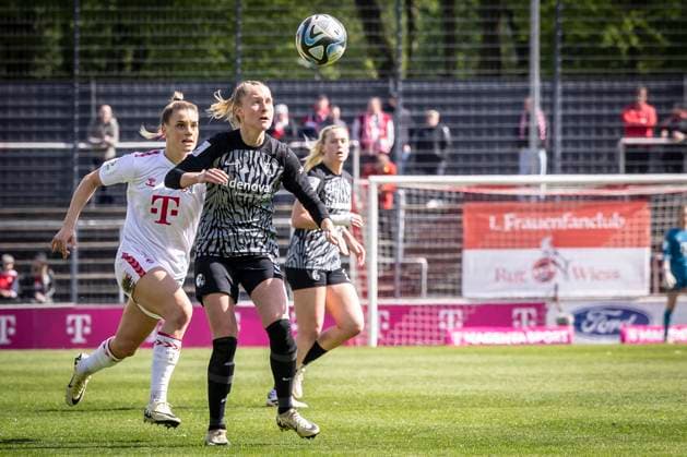 GOOGLE PIXEL Womens Bundesliga 1 FC Köln SC Freiburg, 21 04 2024 Selina Cerci 1 FC Köln, 29 and Janina Minge SC Freiburg, 9 GOOGLE PIXEL Womens Bundesliga 1 FC Köln SC Freiburg, 19 Matchday, on 21 04 2024 at Franz Kremer Stadium in Cologne DFL REGULATIONS PROHIBIT ANY USE OF PHOTOGRAPHS AS IMAGE SEQUENCES AND OR QUASI VIDEO Copyright: xBEAUTIFULxSPORTS LeahxKohringx