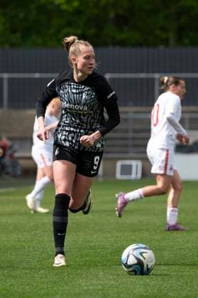 Köln, Germany, April 21, 2024: Koeln, Germany, April 21 2024: Janina Minge (9 Freiburg) controls the ball during the Google Pixel Frauen-Bundesliga game between 1. FC Koeln and SC Freiburg at the Franz-Kremer-Stadion in Köln, Germany (Martin Pitsch SPP) (Martin Pitsch SPP) Copyright: xMartinxPitschx xSPPx spp-en-MaPiSp-20240421_NIKON Z 6_KOEvSCF_DSC9663