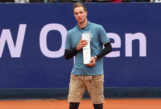 Winner, Jan Lennard Struff, trophy, trophae, Lederhosen, portrait, portrait, award ceremony Tennis BMW Open 2024 Final Jan Lennard Struff Taylor Fritz Munich 21 04 2024 PHOTO Mladen Lackovic LakoPress