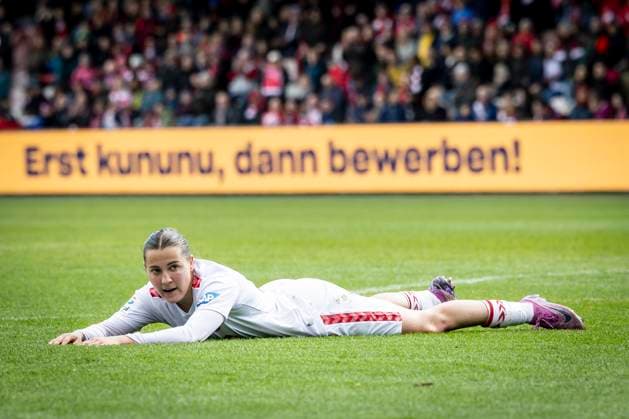 GOOGLE PIXEL Womens Bundesliga 1 FC Köln SC Freiburg, 21 04 2024 Carlotta Wamser 1 FC Köln, 30 GOOGLE PIXEL Womens Bundesliga 1 FC Köln SC Freiburg, 19 Matchday, on 21 04 2024 at Franz Kremer Stadium in Cologne DFL REGULATIONS PROHIBIT ANY USE OF PHOTOGRAPHS AS IMAGE SEQUENCES AND OR QUASI VIDEO Copyright: xBEAUTIFULxSPORTS LeahxKohringx