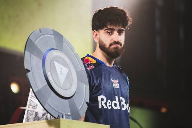 Virtual Bundesliga Grand Final by WOW 21 04 2024 Umut Gültekin RBLZ Umut, RB Leipzig , The championship disk of the Virtual Bundesliga Grand Final by WOW Virtual Bundesliga Grand Final by WOW 21 04 2024 Copyright: xBEAUTIFULxSPORTS Buriakovx