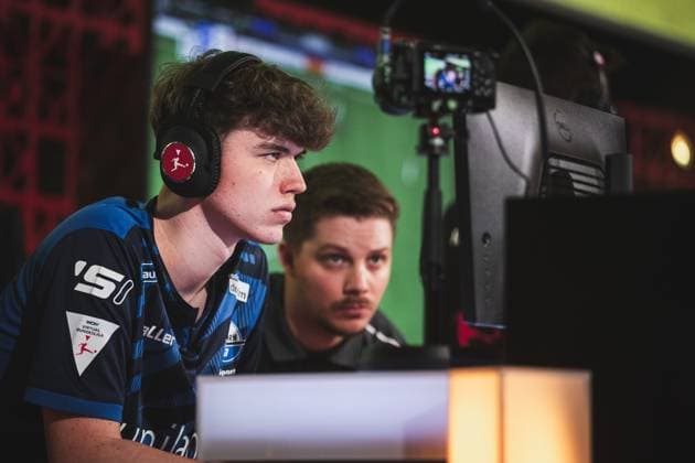 Virtual Bundesliga Grand Final by WOW 21 04 2024 Jonas Wirth Jonny, SC Paderborn 07 Virtual Bundesliga Grand Final by WOW 21 04 2024 Copyright: xBEAUTIFULxSPORTS Buriakovx