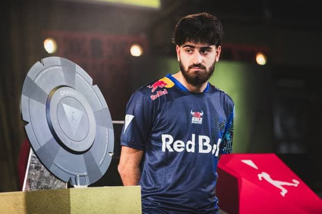 Virtual Bundesliga Grand Final by WOW 21 04 2024 Umut Gültekin RBLZ Umut, RB Leipzig , The championship disk of the Virtual Bundesliga Grand Final by WOW Virtual Bundesliga Grand Final by WOW 21 04 2024 Copyright: xBEAUTIFULxSPORTS Buriakovx